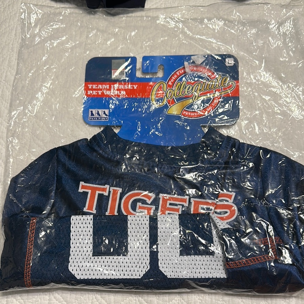 NWOT Collegiate Auburn Tigers Jersey for your dog. Size Large.